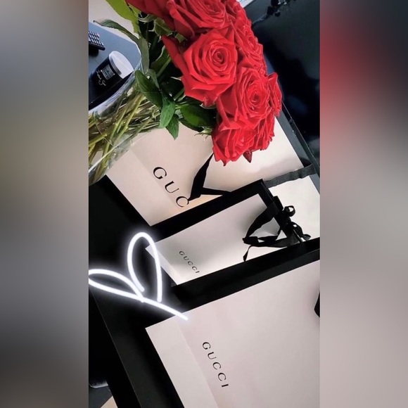 On In 15 minutes GIVVY’s all night lux or random 💕💕💕 - Picture 9 of 16